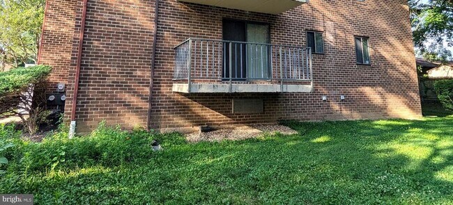 Building Photo - 822 Putnam Blvd