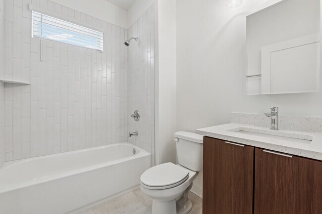 Building Photo - Come check out the West End Flats!