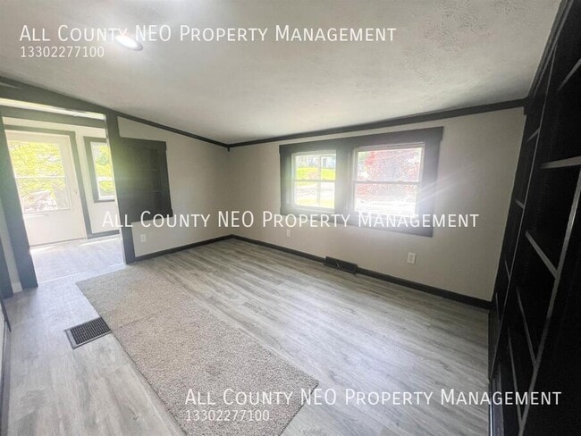 Building Photo - 2349 Bellfield Ave
