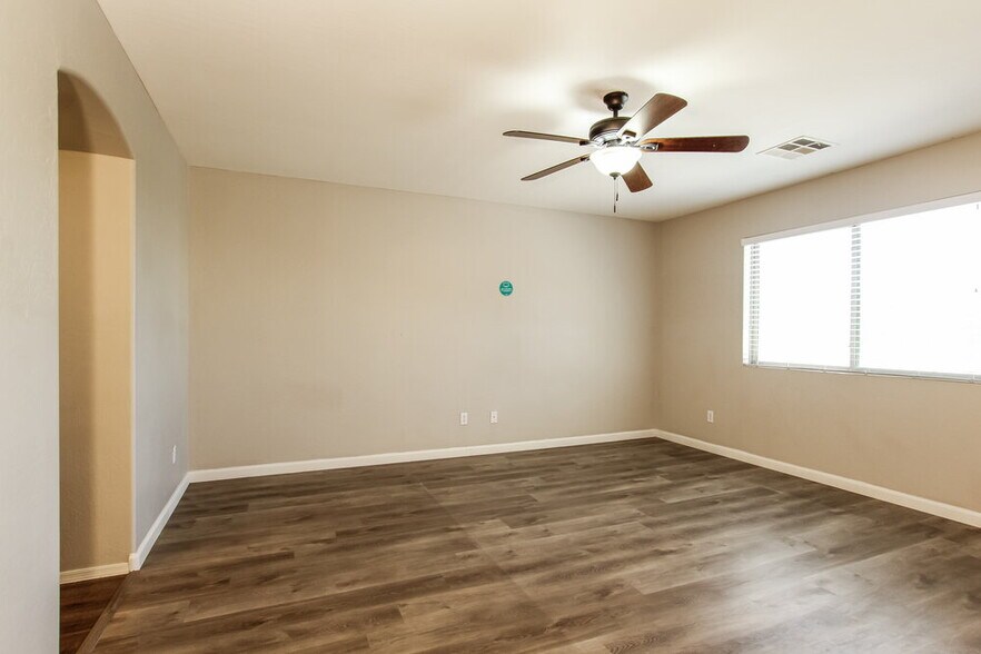 Building Photo - 2194 S 156th Ave