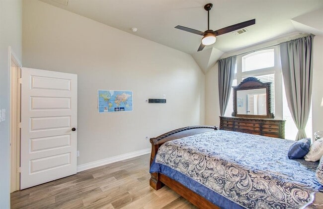 Building Photo - 10838 Bouldin Creek