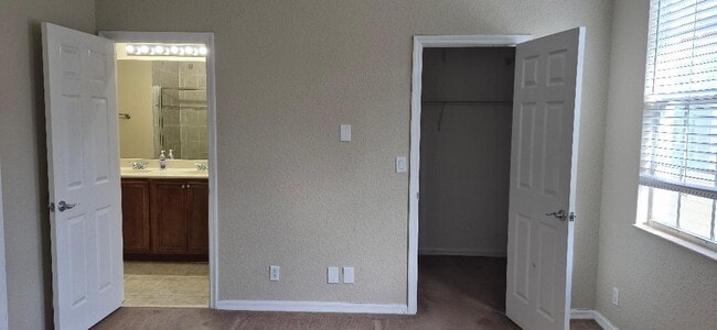 Building Photo - 175 E Bay Cedar Cir