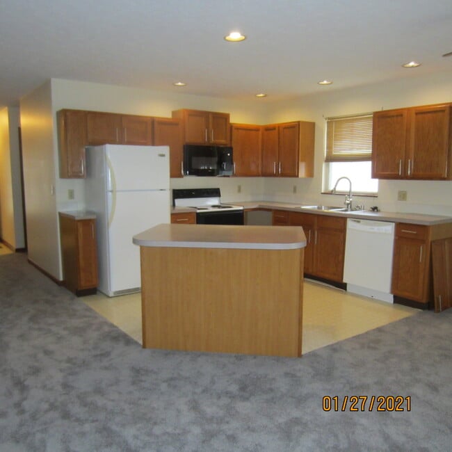 Building Photo - 3423 Clearview Pl