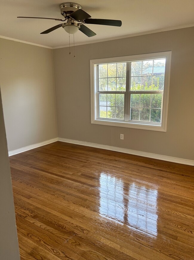 Building Photo - 1602 Lambard Dr