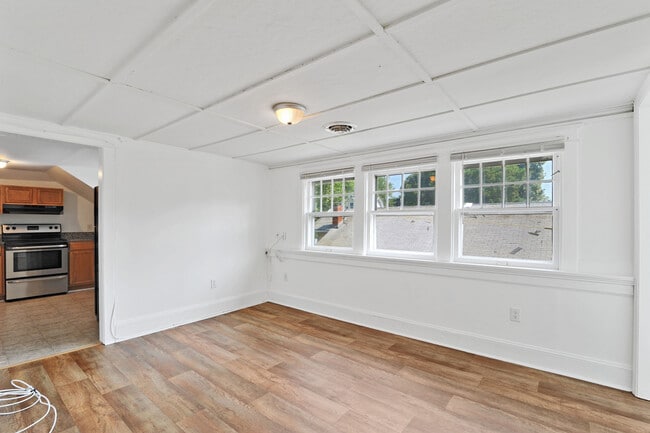 Building Photo - 104 N Layton Ave