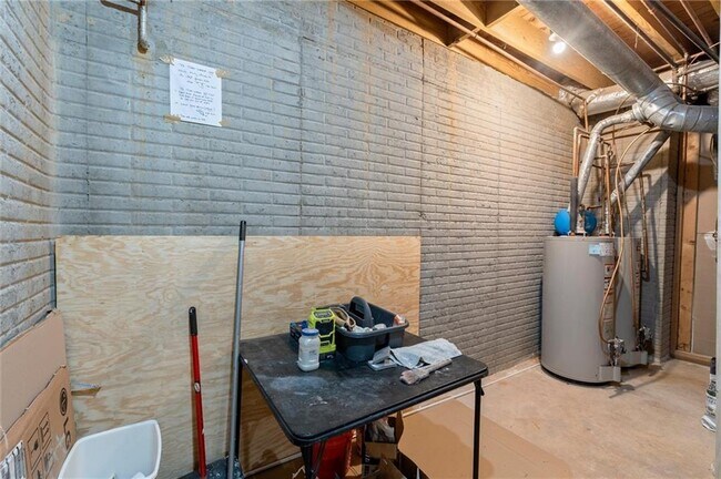 Building Photo - 459 Atlanta Country Club Dr