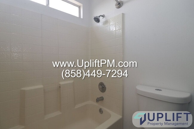 Building Photo - 1337 Serena Cir