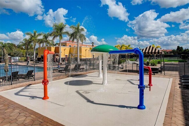 Building Photo - 13941 Clubhouse Dr