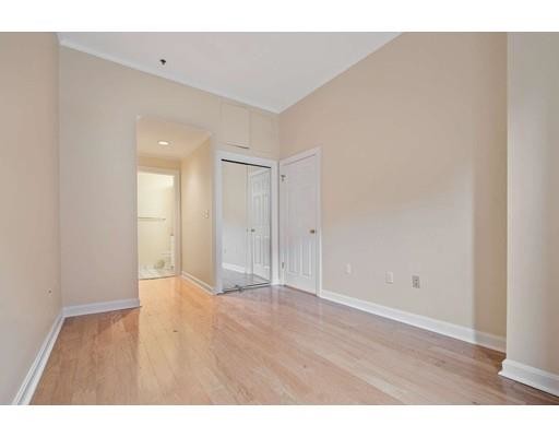Building Photo - 416 Marlborough St