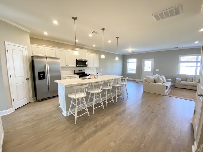 Building Photo - Five Bedroom, Single Family Home in Malind...