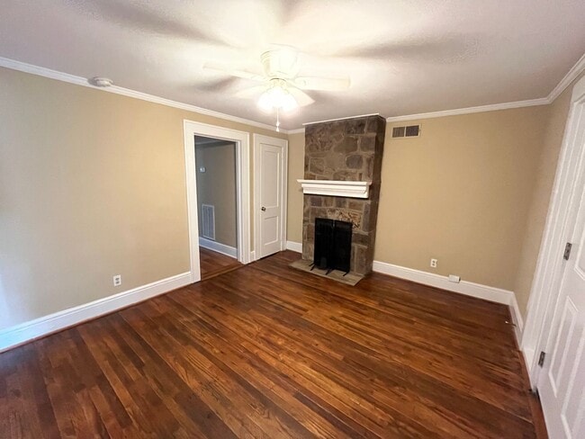 Building Photo - 1 Bedroom, 1 Bathroom - Apartment on Mt. A...