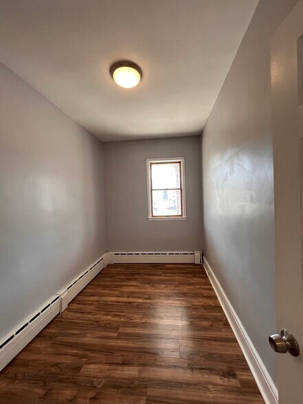 Building Photo - 579 Avenue A