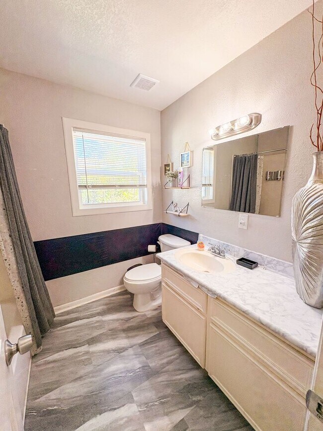 Building Photo - 1917 S 51st St