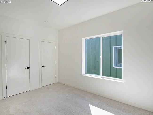 Building Photo - Inviting Home with Open Living & Stainless Steel Kitchen