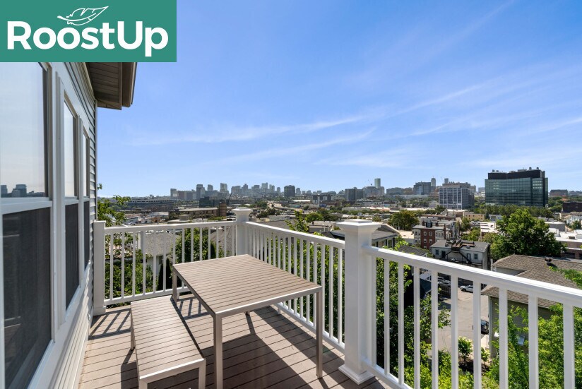 Building Photo - RoostUp Furnished Private Bedroom with Pri...
