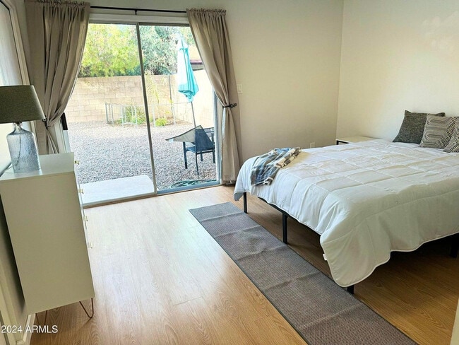 Building Photo - 1916 E Inverness Ave