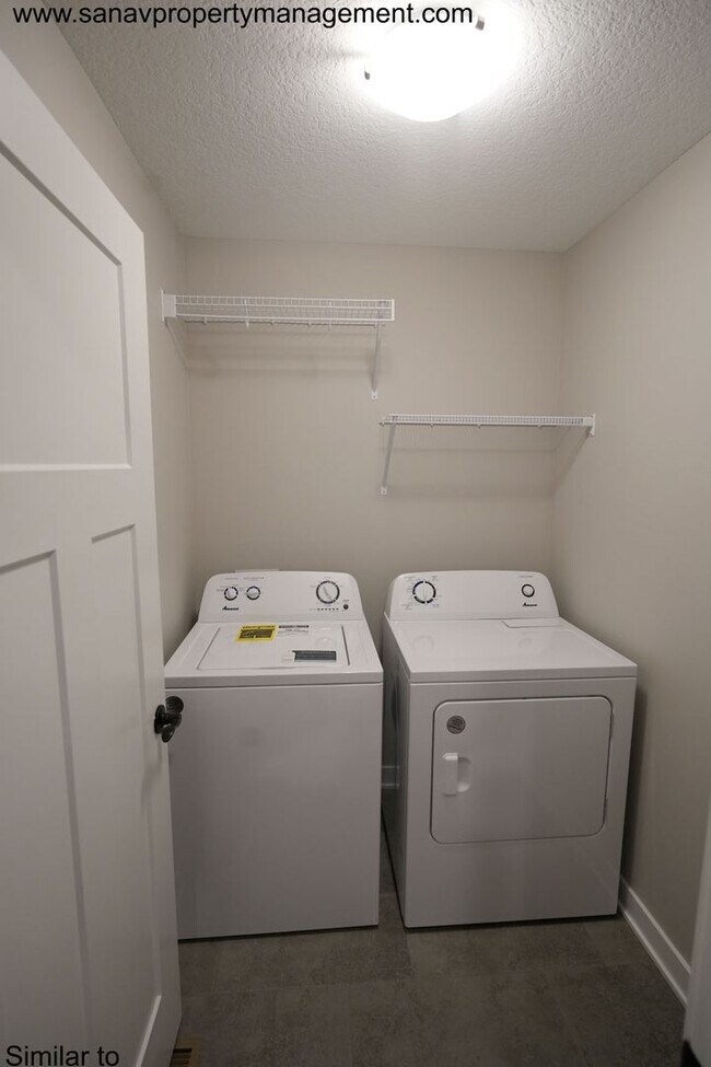 Building Photo - Beautiful 3 Bed Ranch Home w/ fully finished basement in Prime Norwalk Location