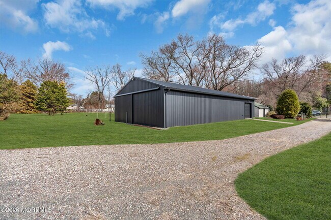 Building Photo - 460 Brickyard Rd