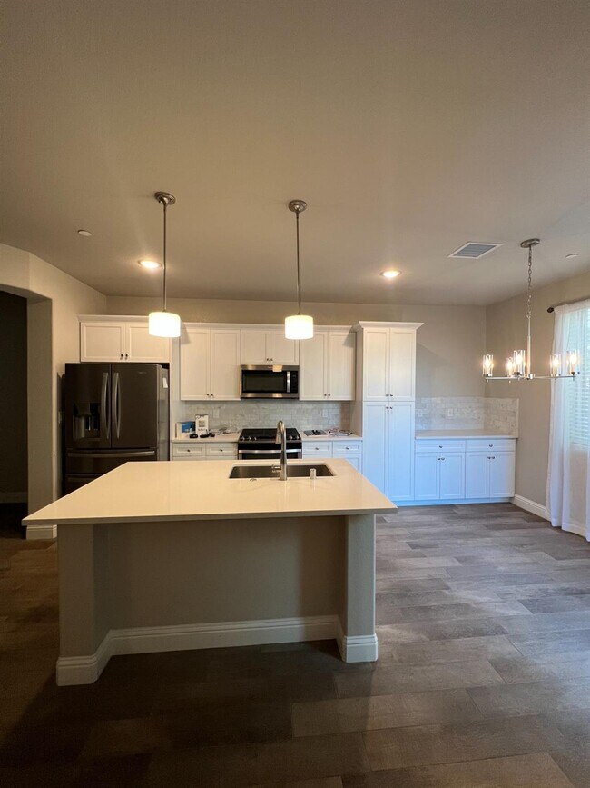 Building Photo - 1394 E Via Dorata Way