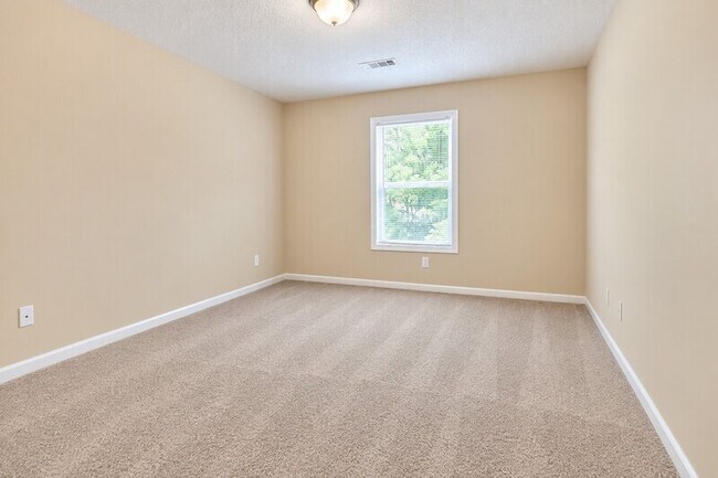 Building Photo - 7065 Blairs View Dr