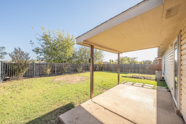 Building Photo - Updated and super clean single story 3 bed...