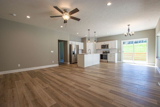 Building Photo - 358-S400 N Allen Street