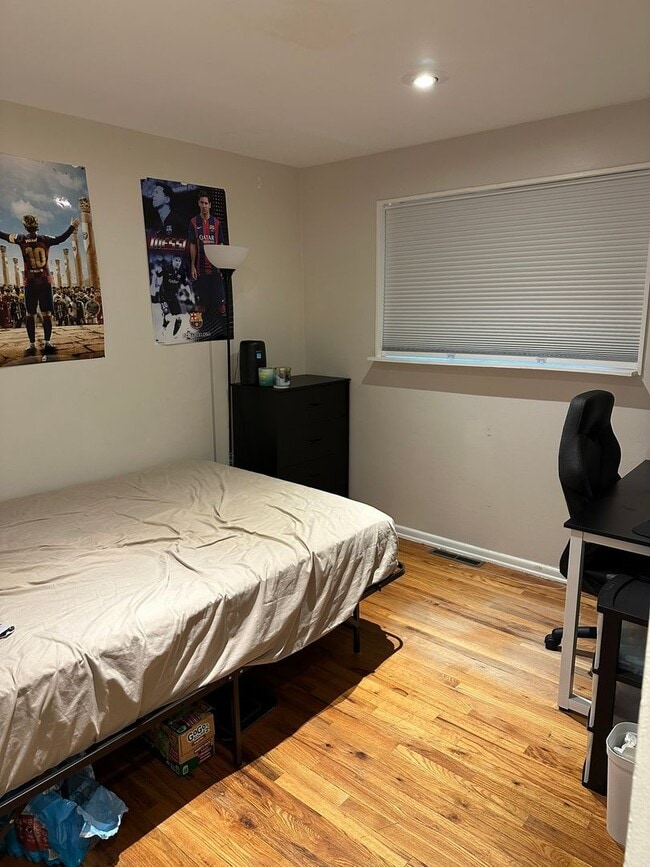 Building Photo - Newly Updated 4-Bedroom House just East of...