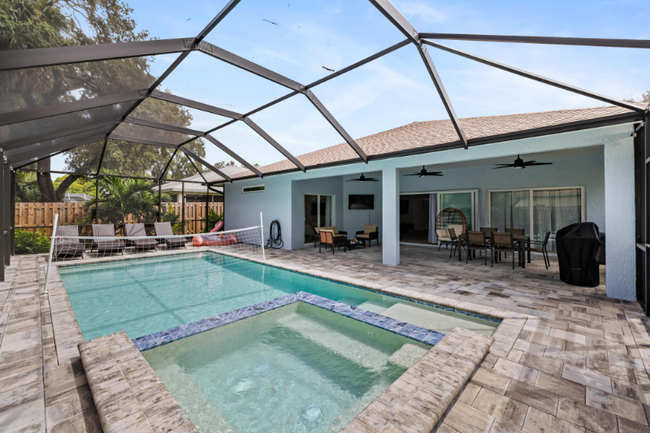 Building Photo - 4360 Iola Dr