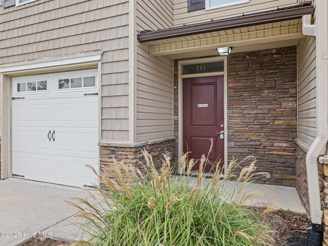 Building Photo - 201 Boyington Pl Rd