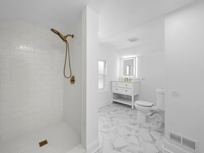 Building Photo - 811 S 7th Ave