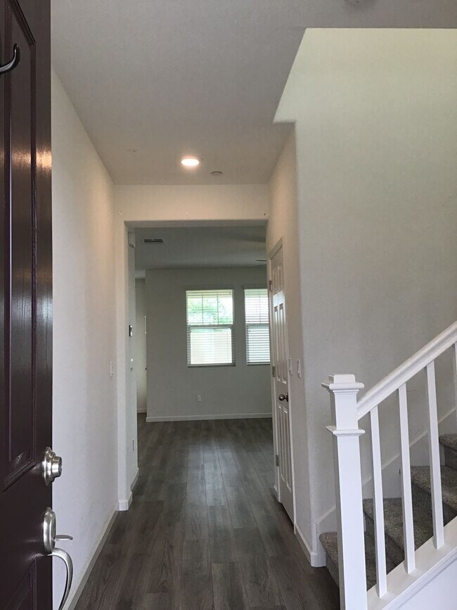 Building Photo - 7105 Encore Way