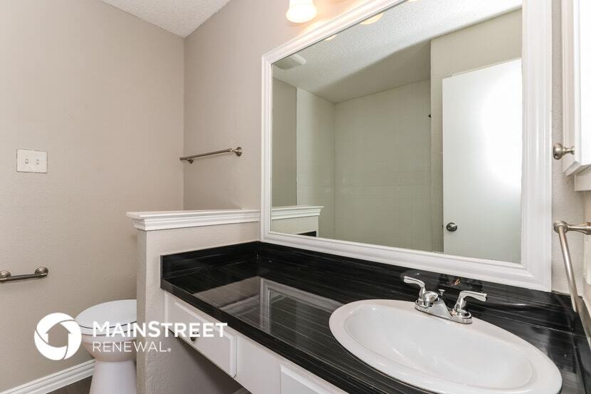 Building Photo - 6111 Inks Lake Dr