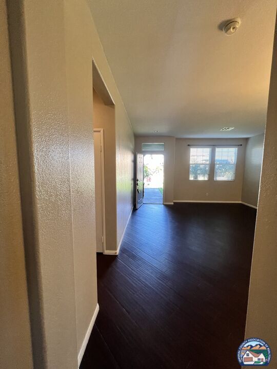 Building Photo - 1220 Mc Millin St