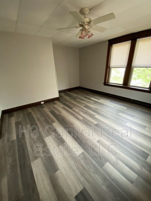 Building Photo - 2214 Edison Ave