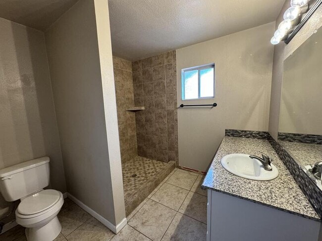 Building Photo - 1345 Agate Ave