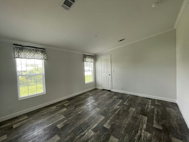 Building Photo - 990 E Orinoco Ave