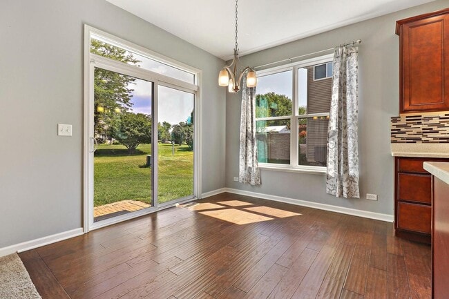 Building Photo - 643 Seneca St