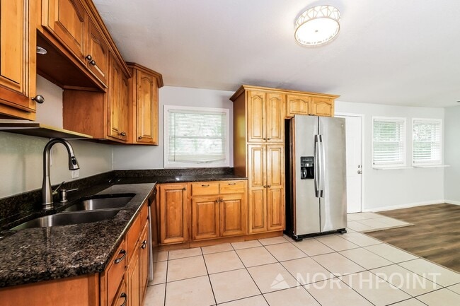 Building Photo - 3 BR/1.5BA | Newly Renovated Single Family Home |  Fenced backyard | In Kansas City!