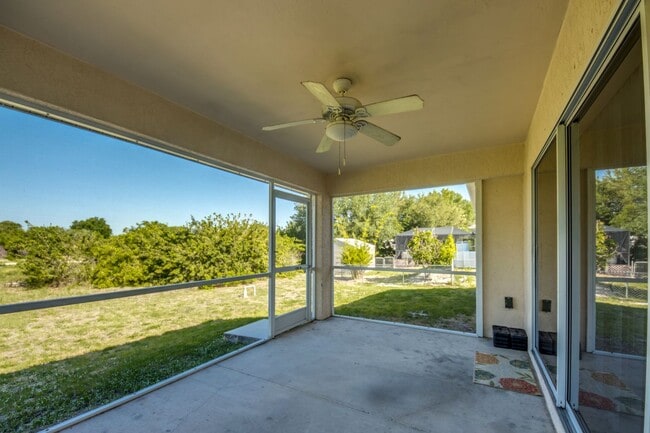 Building Photo - COMING SOON! 3 bedroom 2 bathroom single f...