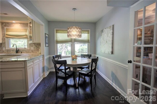 Building Photo - 3806 Bridgewood Ln