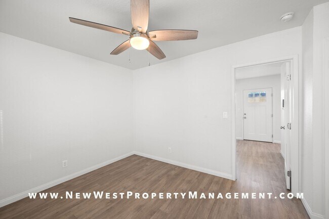 Building Photo - Light and bright Sherman Heights 1 Bedroom...