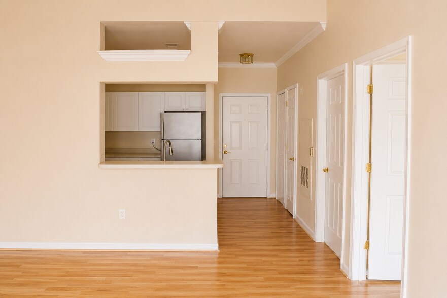 Building Photo - 4551 Strutfield Ln