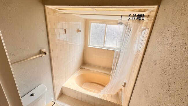 Building Photo - Charming Orlando Retreat – 3BR, 2BA Single-Family Home! WASHER & DRYER INCLUDED!