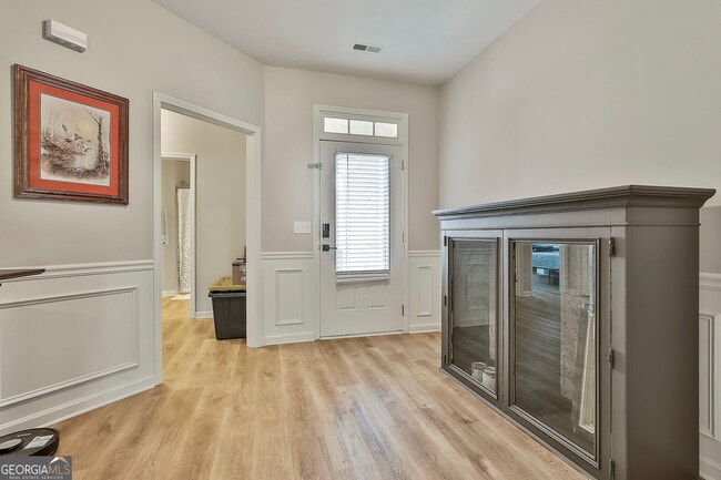 Building Photo - 205 Inverness Ave