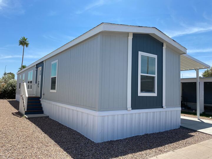 Primary Photo - 2060 N Center St