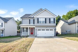 Building Photo - Pet Friendly Three Bedroom!
