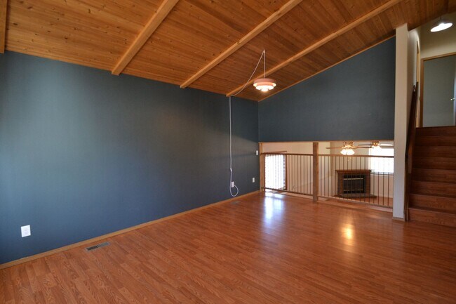 Building Photo - 4 Bedroom Home Available Near COS Airport!