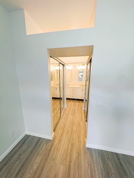1st BR Closets w/ mirrors - 25855 McBean Pky