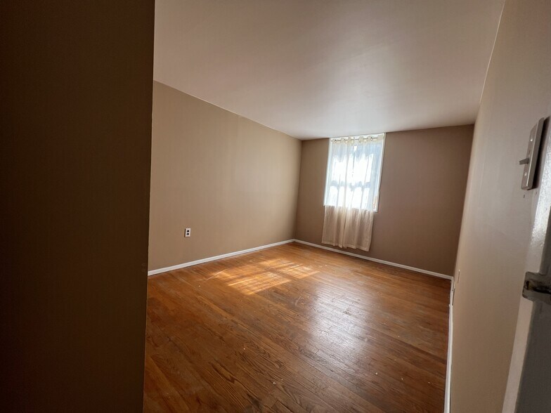 Building Photo - 7202 Sindall Rd