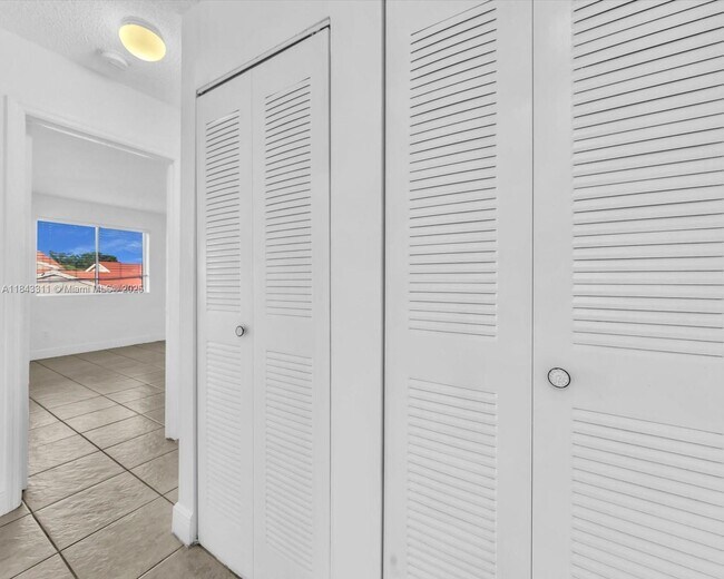 Building Photo - 15770 SW 106th Terrace